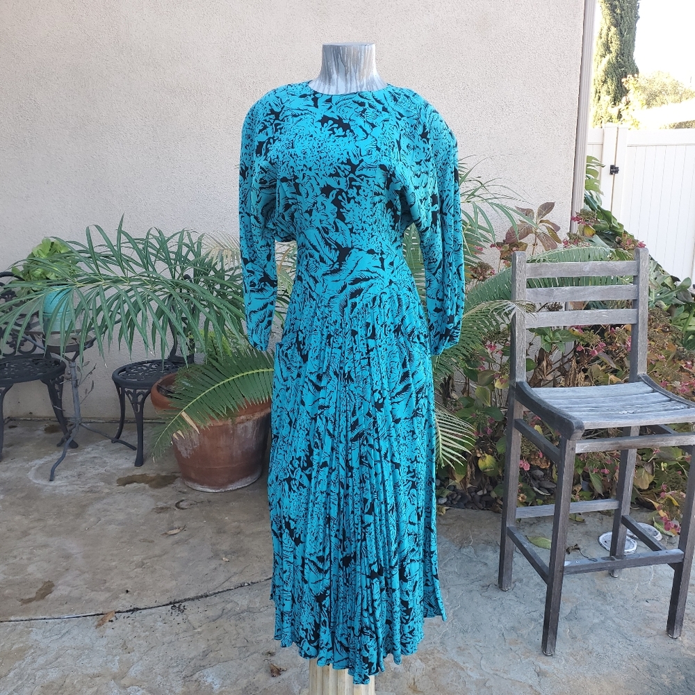 Carol Anderson California dress